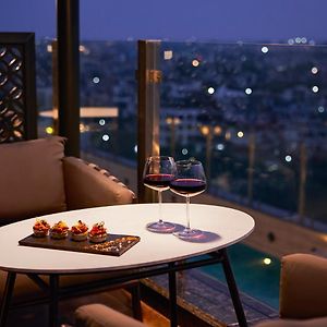 Specialty Twin Room Includes Buffet at the Zing Cocktail Hours at Zeest roof top bar 7 to 8 Pm Complimentary laundry 2 pieces per room per Fruit basket upon arrival